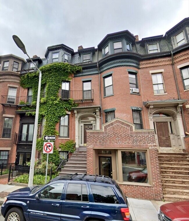 Building Photo - 141 Arlington St
