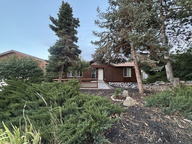 Building Photo - 11299 Woodhill Dr