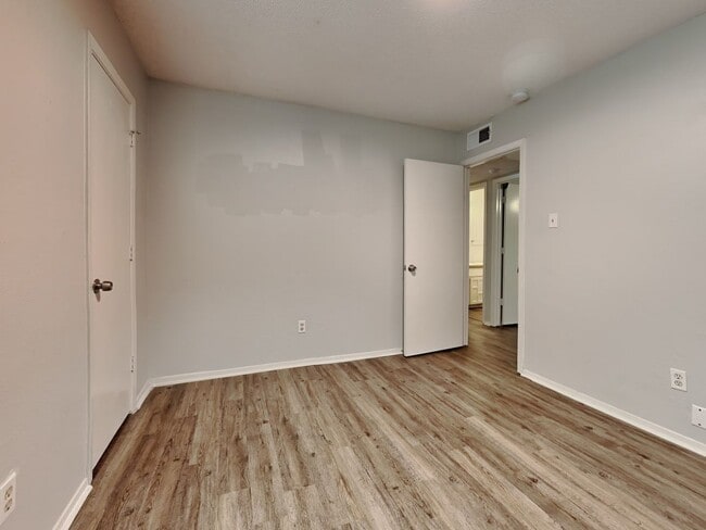 Building Photo - Spacious 3BR/2BA Home in the Heart of Arli...