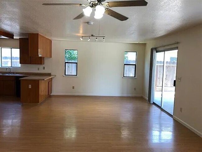 Building Photo - Salida beautiful house