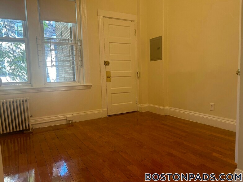 Building Photo - 128 Allston St