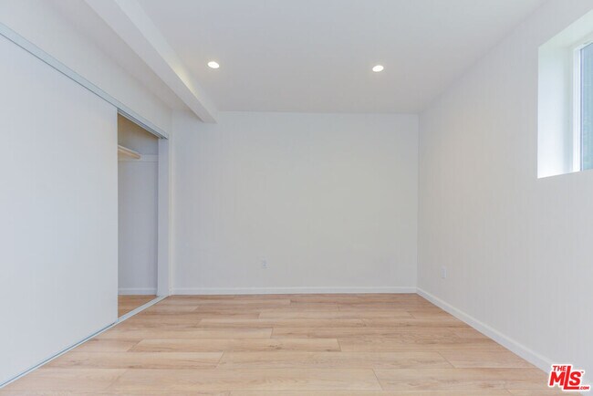 Building Photo - 1855 Euclid St