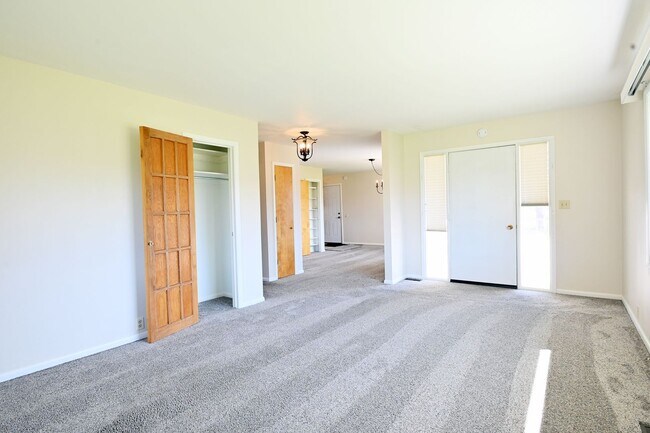 Building Photo - 272 WY-335