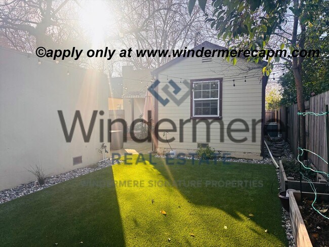 Building Photo - Beautifully Remodeled 2 Bedroom, 2 Bath Duplex on Freeport Blvd COMING SOON!