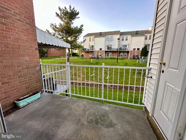 Building Photo - 14434 Cool Oak Ln
