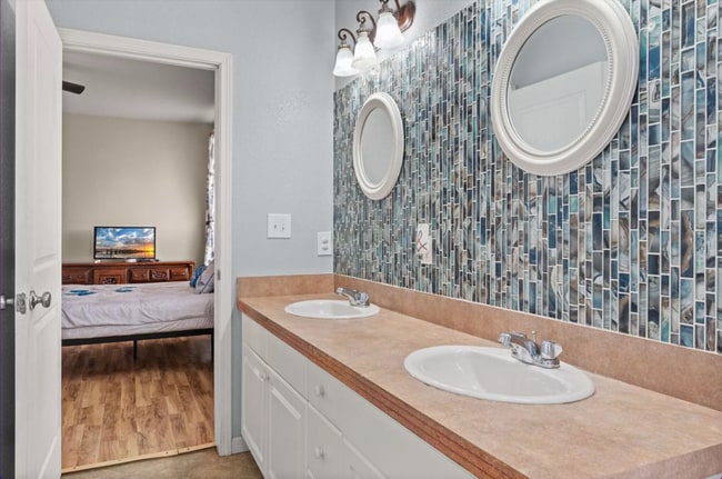 Building Photo - 4701 Navajo Rd