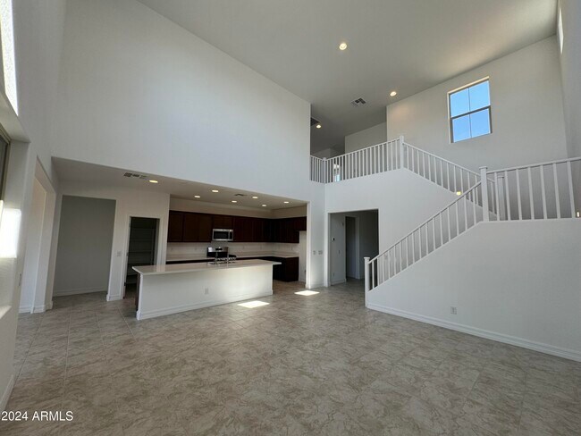 Building Photo - 8920 W Denton Ln