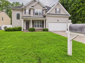 Building Photo - Spacious 4-bedroom, 3-bathroom home in Che...