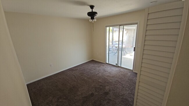 Building Photo - 690 Montebello Pl