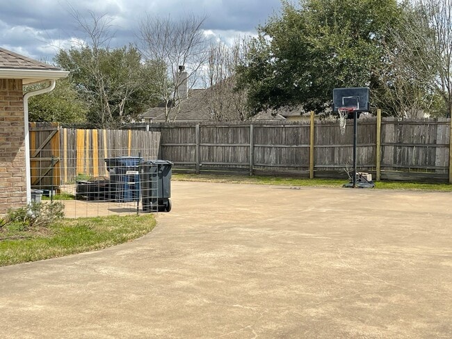 Building Photo - College Station - 3 Bedrooms / 3 bath Dupl...