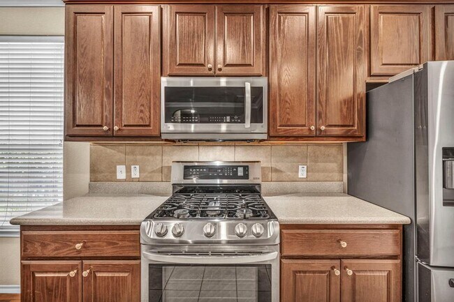 Building Photo - 3748 Pine Needle Cir