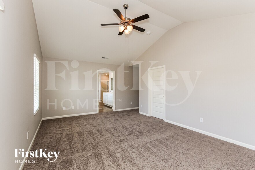Building Photo - 1313 Chelsea Pk Trl