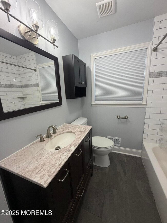 Building Photo - 710 Dow Ave