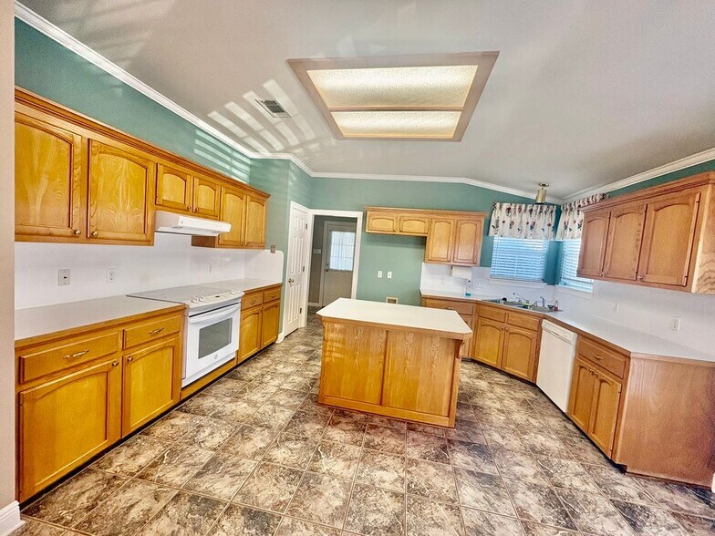 Building Photo - 11117 Gold Cup Ave