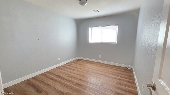 Building Photo - 628 Port Talbot Ave