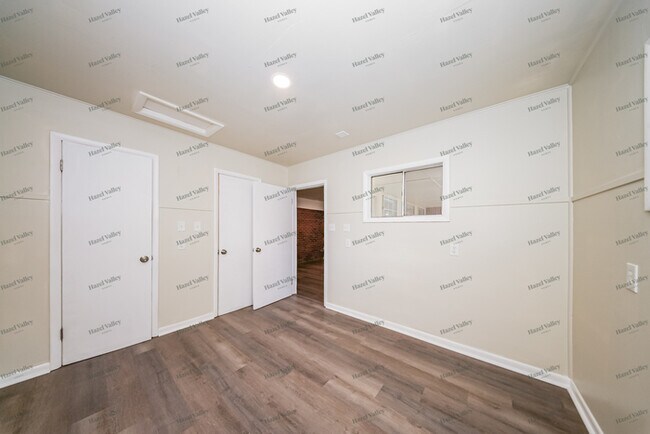 Building Photo - 2401 N Key Blvd