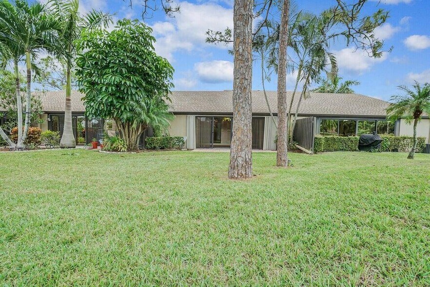 Building Photo - 540 Shady Pine Way