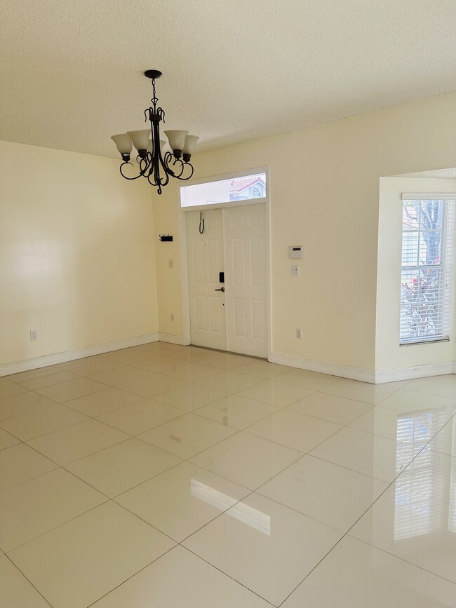 Building Photo - 5773 NW 99th Ave