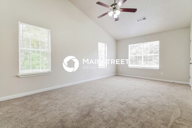Building Photo - 3 Bedroom Pet-Friendly Home in Riverdale, GA with Main Street Renewal