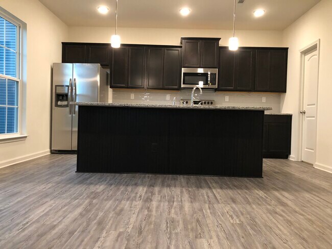 Building Photo - 2528 Mable Ln