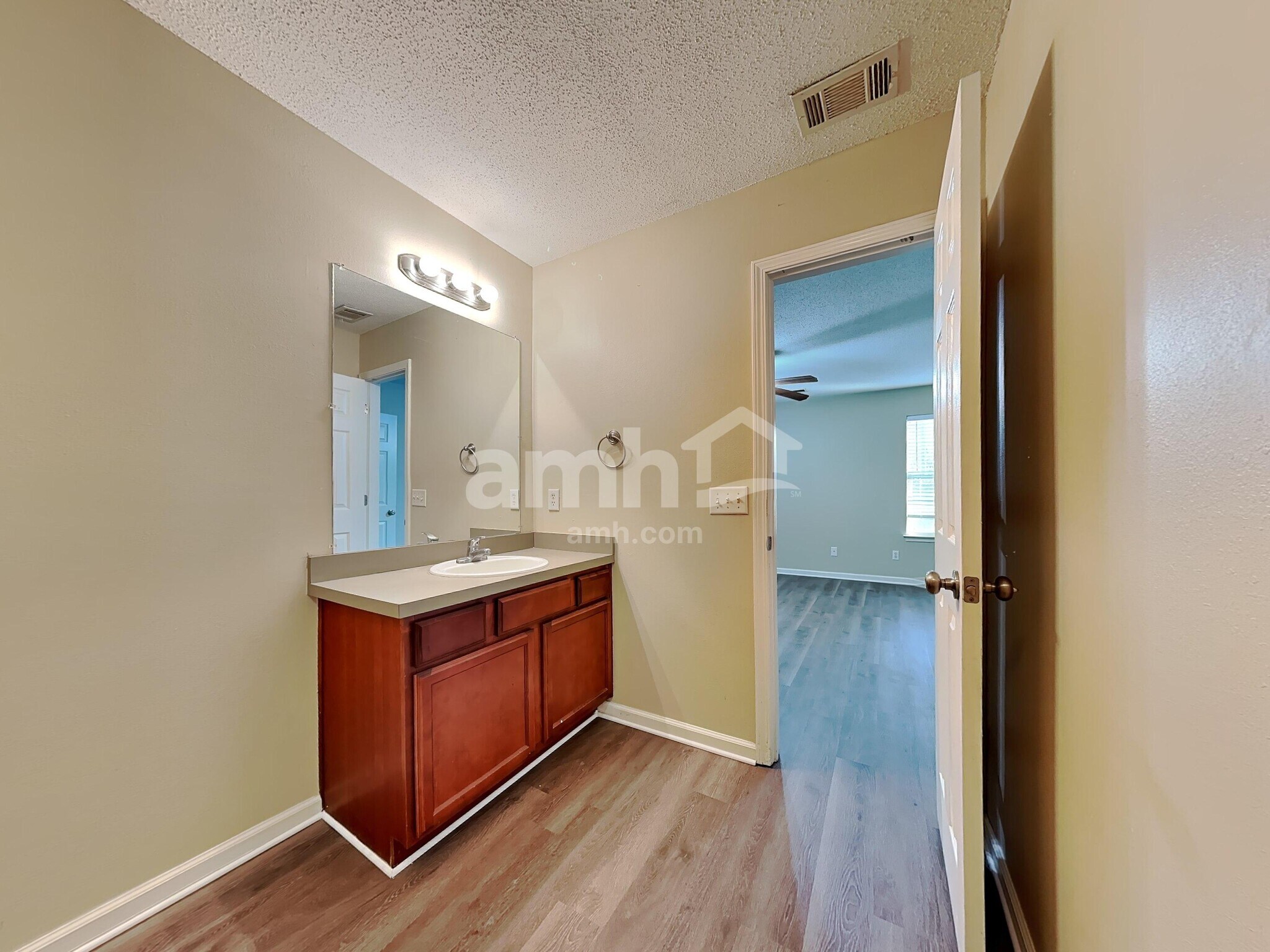 Building Photo - 7 Holly Springs Cir