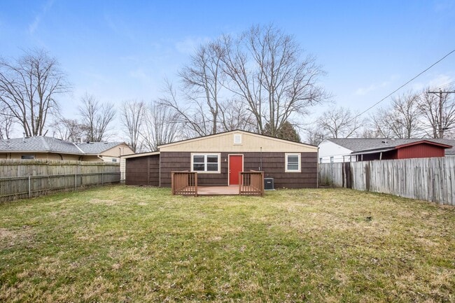 Building Photo - 1638 Clyde Pl