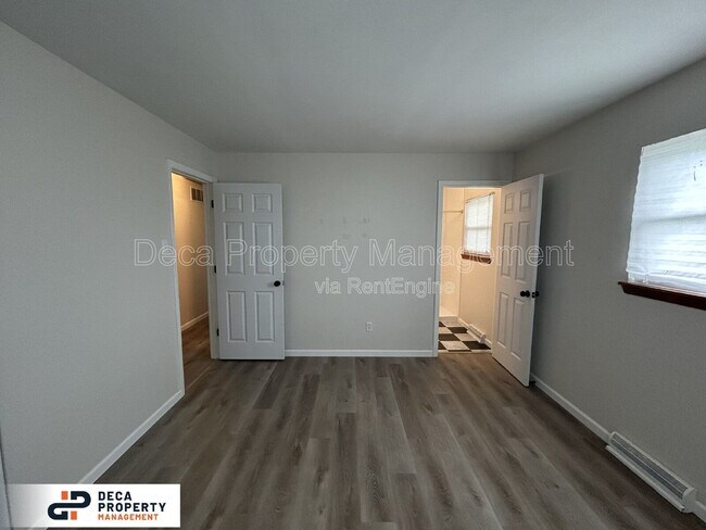 Building Photo - 410 Duchesne Ave