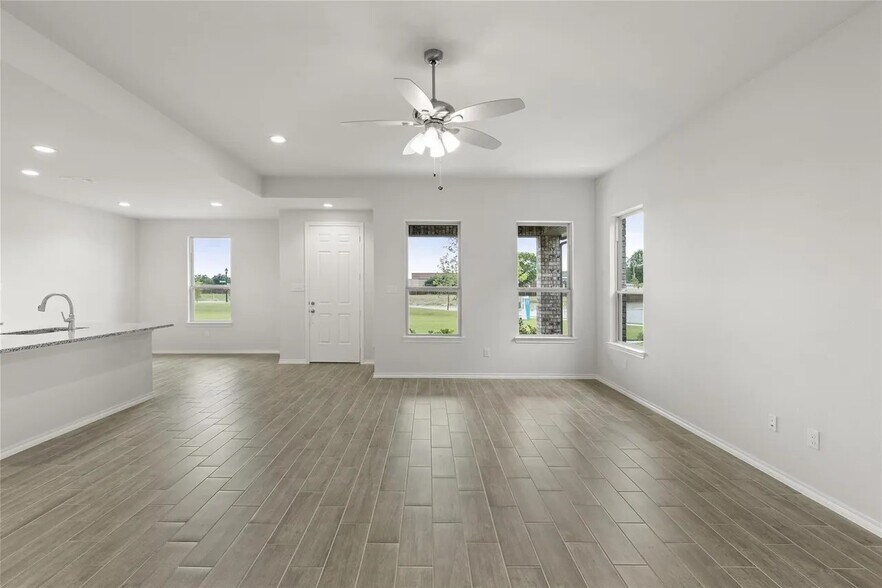 LR View - 2004 Poppy Way