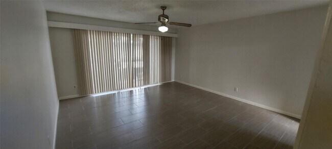 Building Photo - 9017 Rue Cambon St