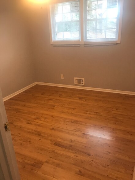 Building Photo - 1364 Stoneham Ct