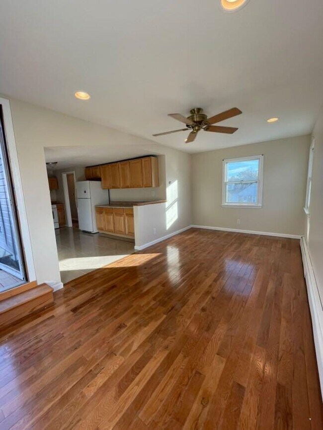 870 Surrey Dr 870 Surrey Dr East Meadow NY 11554 Apartment Finder