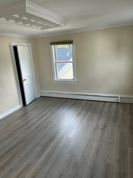 Building Photo - 64 Bradbury St