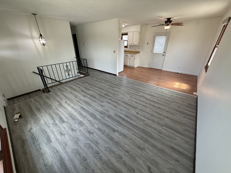 Building Photo - 1403 Emerald Dr