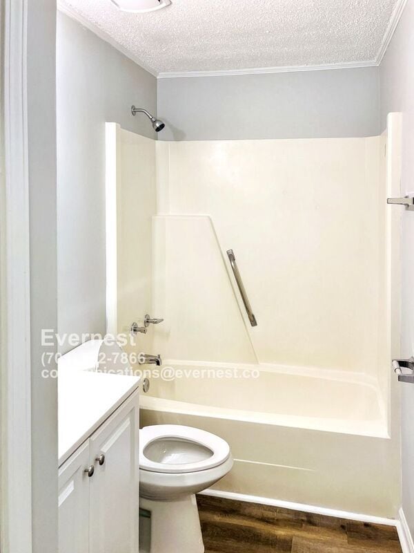 Building Photo - 3100 Chenango Dr