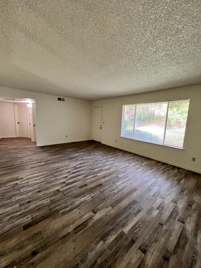 Building Photo - 3855 E Hampton Way
