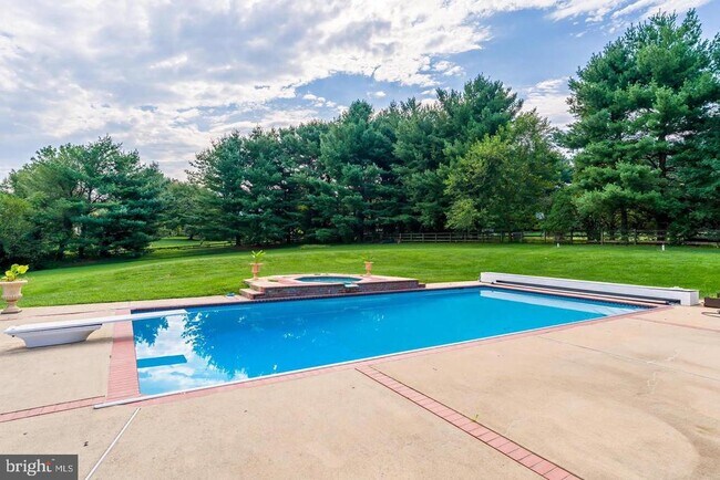 Building Photo - 615 Nalls Farm Way