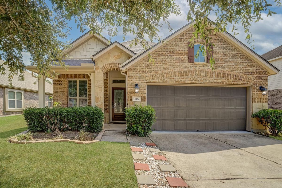 Building Photo - 3834 Raintree Village Dr