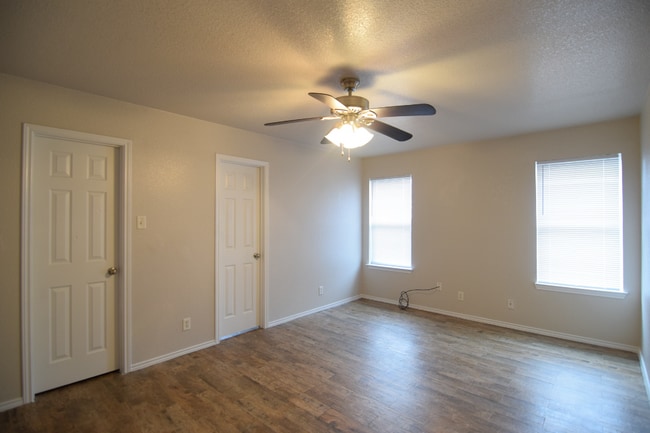 Building Photo - 3509 John Haedge Dr