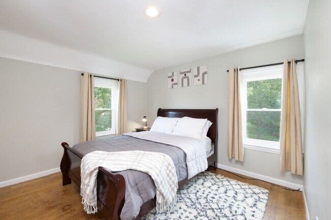 Building Photo - 3582 Silsby Rd