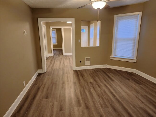 Building Photo - Duplex W 47th