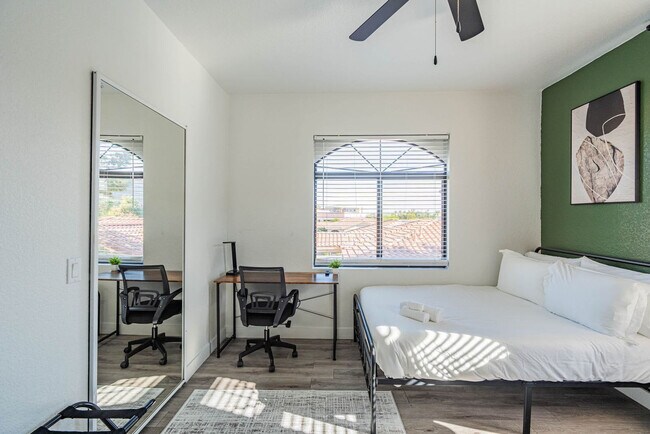 Building Photo - 2155 S 55th St