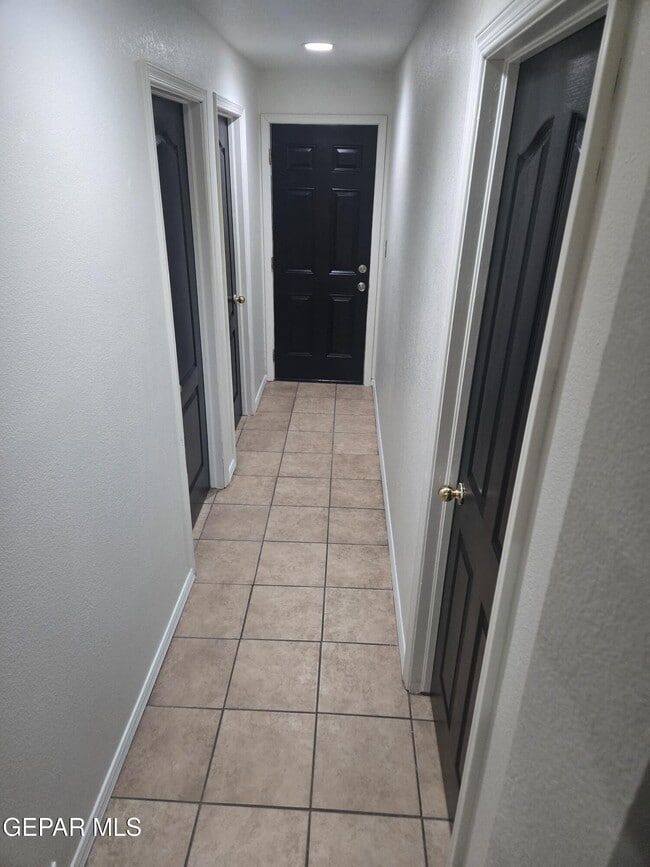 Building Photo - 3611 Yandell Dr