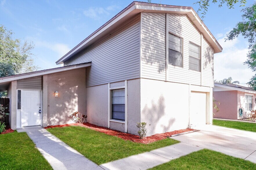 Primary Photo - 10375 Chadbourne Dr