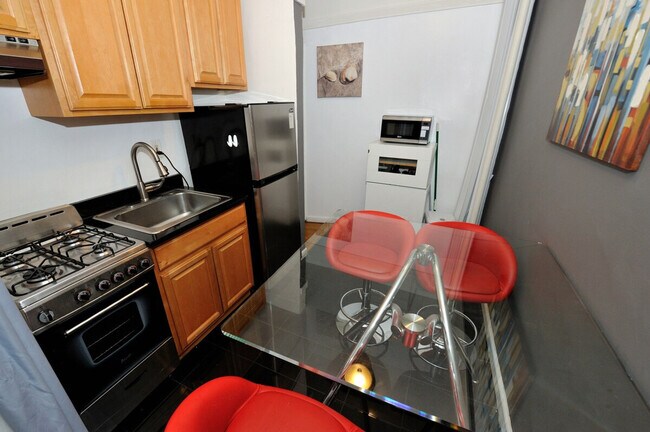 Building Photo - 1109 1st Ave