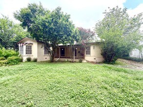 Building Photo - Historic Charm Near Woodlawn Lake! 3 Bed, 2 Bath Home with Hardwood Floors