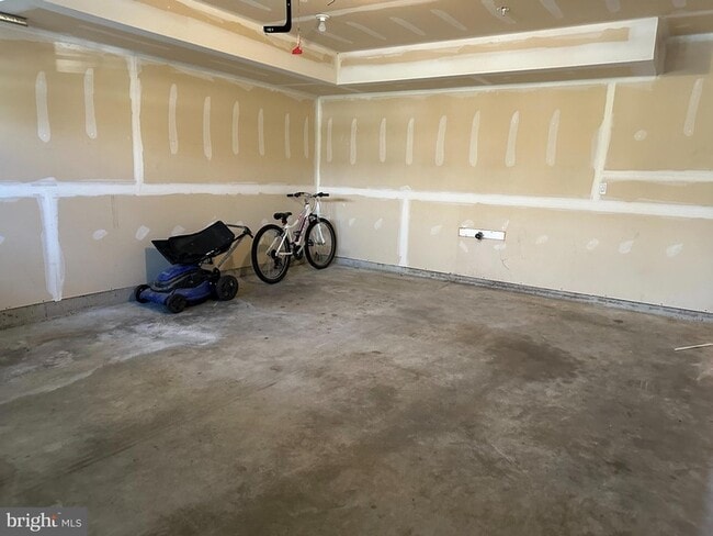 Building Photo - 103 Russell Ln