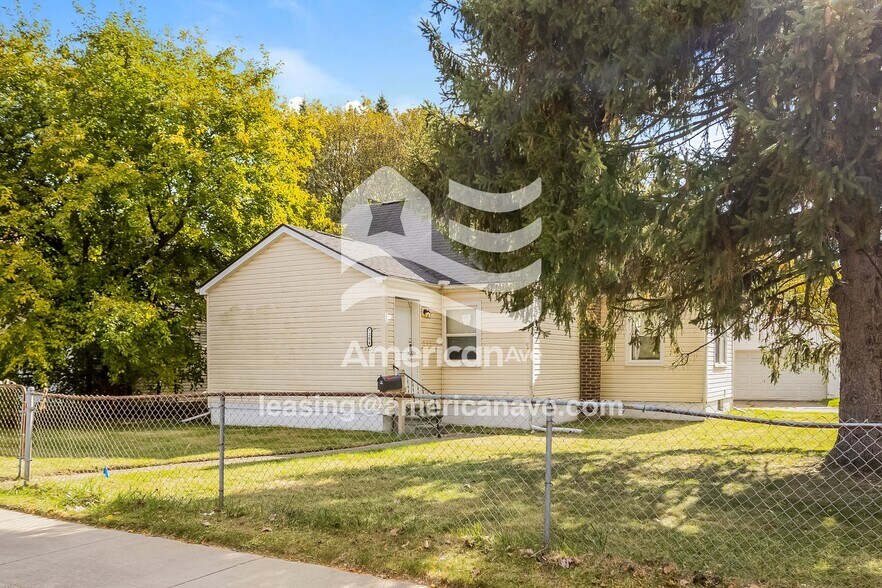 Building Photo - 7204 Prospect Ave