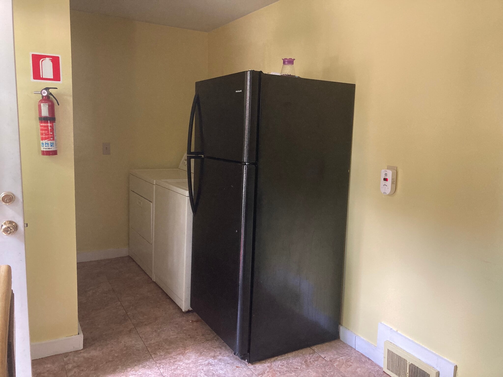 Building Photo - 72 E College Ave