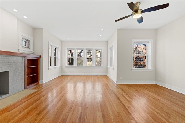 Building Photo - 4912 N Washtenaw Ave