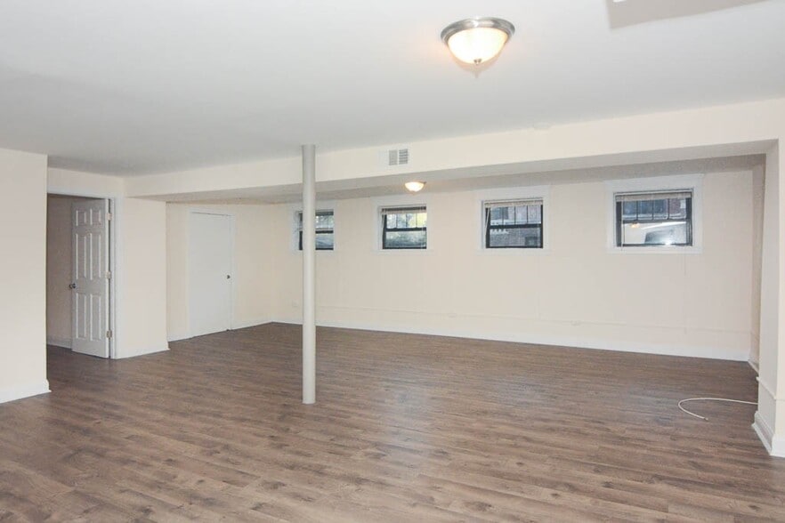 Building Photo - 2526 N Kedzie Blvd